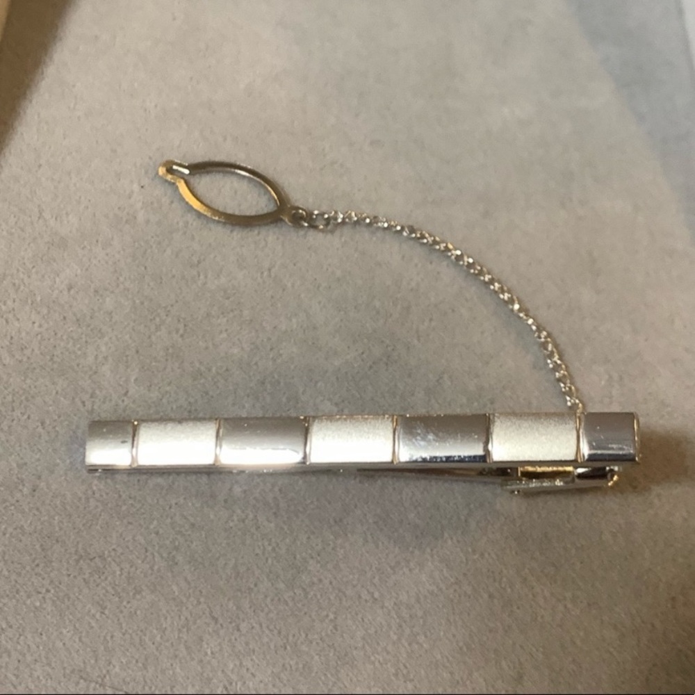 Silver Tie Bar with Design